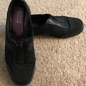 Laura Scott black loafers - size 8.5 - zip up